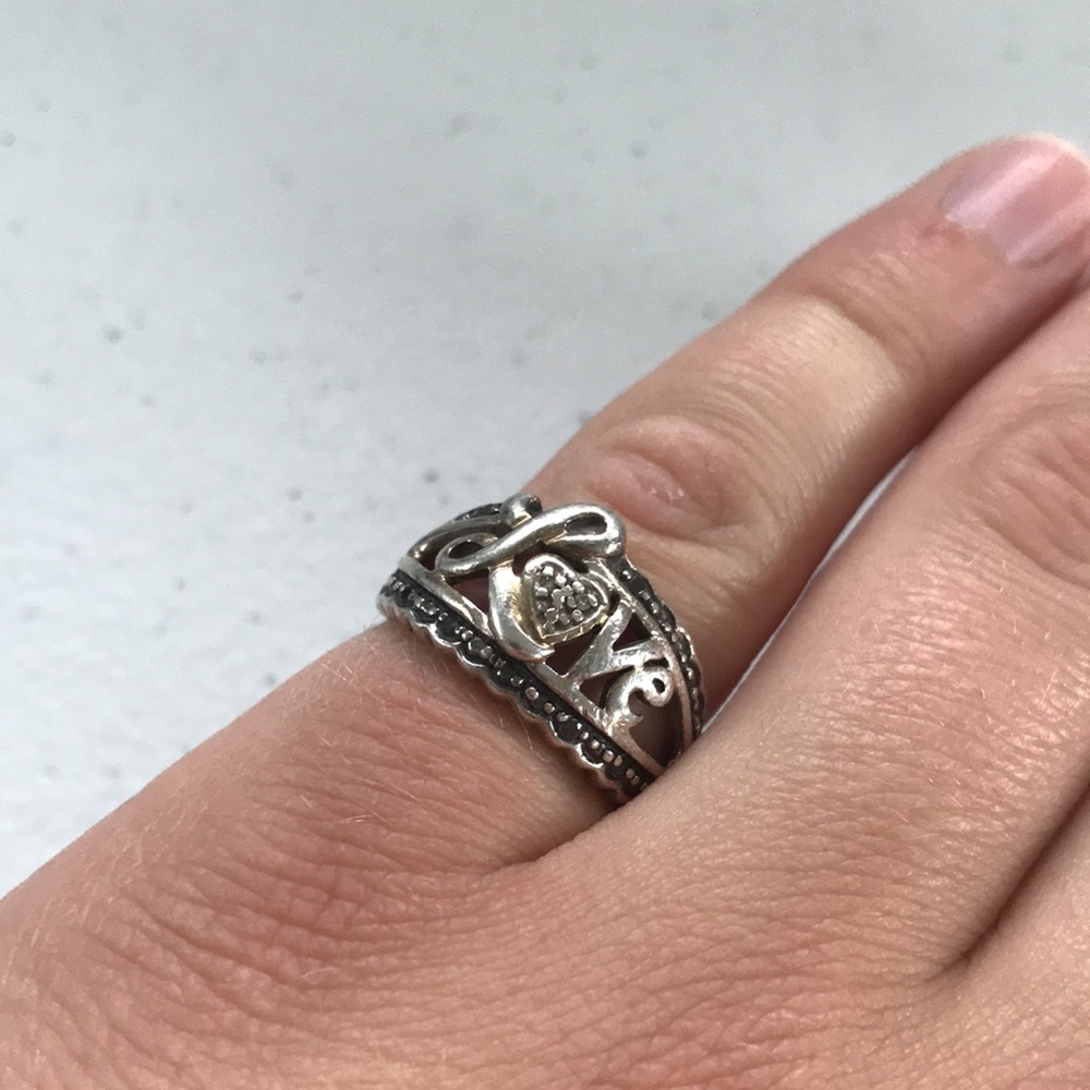 925 Sterling Silver “Love” Ring Logo with Diamond Chip Accents Size 7.75 - Picture 9 of 11